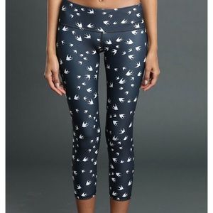 Noli free birds Capri yoga pants sz Small